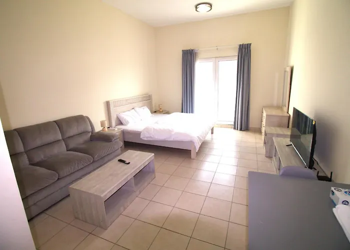 Druvya Holiday Homes, Bld Dg079, Street No,3 Discovery Gardens, Close To The Gardens Metro 3 Minutes Walkable