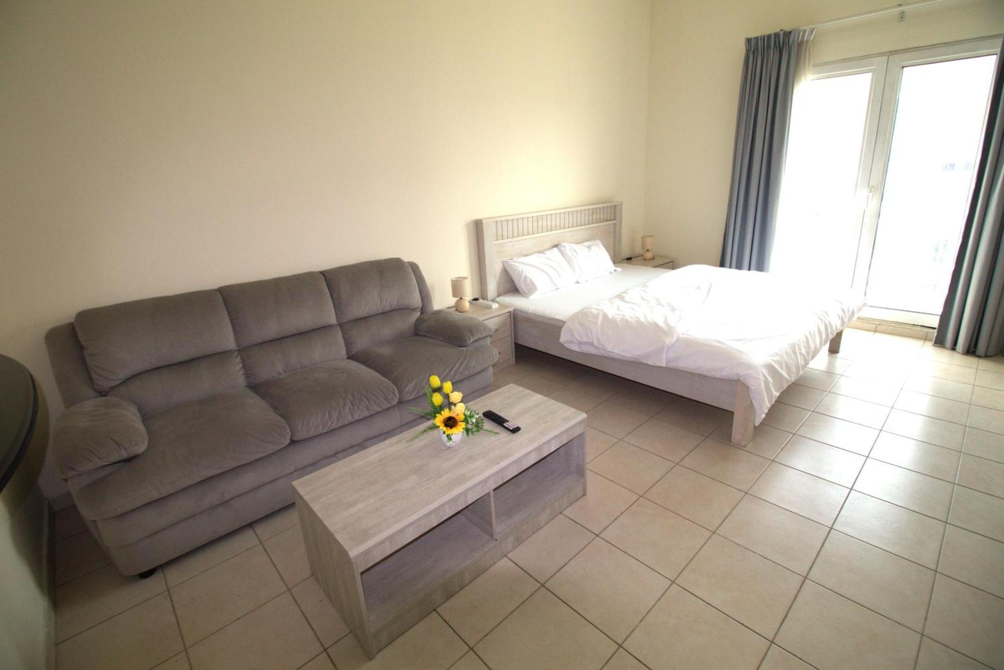 Druvya Homes, Bld Dg079, Street No,3 Discovery Gardens, Close To The Gardens Metro 3 Minutes Walkable Apartment